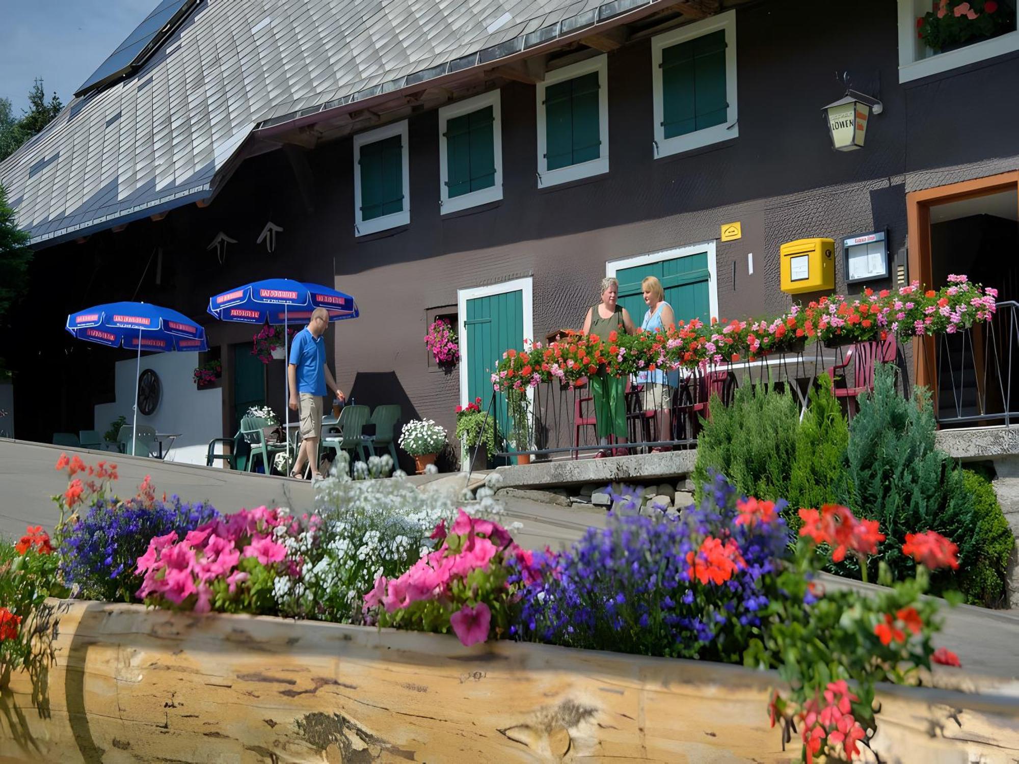 Gasthaus-Pension Zum Loewen Grafenhausen Exteriér fotografie